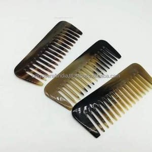 Venta superior 2025 hecho a mano calidad antigua peine de cuerno Natural cuerno de buey de búfalo Venta caliente peine uso para cabello y barba - Product Image 1