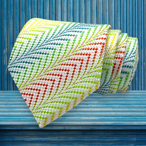 Set de Regalo de Corbata de Seda Geométrica Arcoíris Tie Benon para Hombre |   Corbata de Diseño Multicolor con Pañuelo de Bolsillo, Gemelos y Pasador de Corbata - Product Image 3