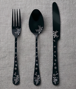 Ensemble de couverts élégants en métal noir mat avec motif flocon de neige, résistants à la rouille, pour une utilisation sur la table de mariage - Product Image 1