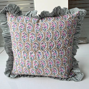 Housses de coussin vintage en coton à motifs floraux, coussins décoratifs bohèmes imprimés à la main, housses de coussin de canapé-lit avec bordure bohème, coussin indien - Product Image 1