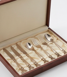 Juego de Cubiertos Clásico Plateado en Acero Inoxidable, Cuchillo, Tenedor y Cuchara con Acabado Espejo, Mango Largo, Colección de Vajilla Duradera - Product Image 6