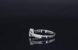 Anillo de Diamante Cultivado en Laboratorio de 1 Quilate, Oro Blanco de 14K, Corte Redondo, Solitario con Piedras Laterales, Elegante Joya de Compromiso para Mujer - Product Image 6
