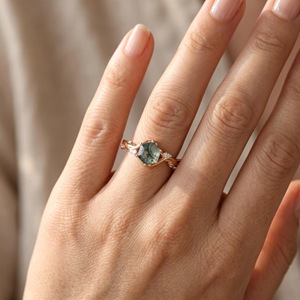 Bague de fiançailles vintage en moissanite taille hexagonale sertie à griffes, avec bande en argent S925 plaqué or rose et motif vigne taille marquise, pour mariée - Product Image 6
