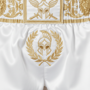 Shorts de boxe en soie blanche avec motif grec brodé doré et design couronne de lauriers, coupe classique, unisexe adulte - Product Image 2