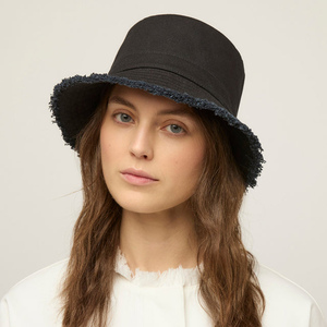 Nouveau Chapeau Bob en Toile de Coton Noir Tendance Personnalisé avec Bords Effilochés Unisexe Décontracté Printemps-Été Adulte 56-58CM Chapeaux Bob en Denim - Product Image 1