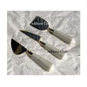 Juego de 3 utensilios de queso de acero inoxidable ecológico y duradero con mango de mármol, herramientas para cortar queso, espátulas con forma de corazón y acabado dorado - Product Image 2
