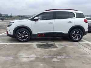 Citroën <span class=keywords><strong>C5</strong></span> <span class=keywords><strong>Aircross</strong></span> 1.6T Turbo SUV 6AT FWD 5 places avec <span class=keywords><strong>toit</strong></span> <span class=keywords><strong>ouvrant</strong></span>, édition luxe, modèle 2017 d'occasion - Product Image 6