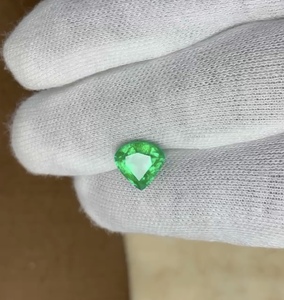 Émeraude de Zambie de haute qualité, forme triangulaire, pierre précieuse verte en vrac pour la fabrication de bijoux - Product Image 6