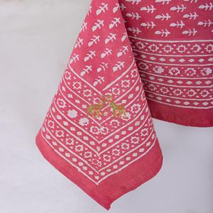 Última Colección: Hermosa Manteles Modernos con Estampado Floral Dabu Hecho a Mano, Ecológicos y Duraderos para Mesa de Comedor - Product Image 6