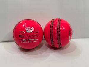Pelota rosa utilizada para partidos de prueba de día y de noche - Product Image 2