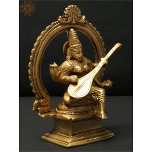 Petite sculpture en laiton de 4 pouces assise Devi Saraswati Idol faite à la main en Inde - Product Image 2