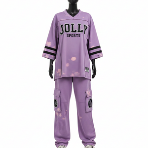 Ensemble survêtement femme en maille athlétique et pantalon cargo en molleton épais GSM, violet, streetwear, avec logo personnalisé - Product Image 1