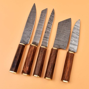 Cuchillos de chef hechos a mano de acero de Damasco con mango redondo de madera de palisandro (5 piezas) |   Utensilios de Cocina Artesanales - Product Image 1