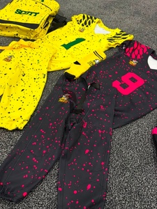 Ensemble d'uniformes de football américain pour hommes avec impression par sublimation personnalisée, sac à dos et chaussettes assortis, tenue d'équipe professionnelle - Product Image 2