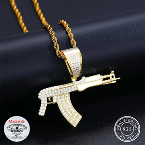 Colgante Hiphop AK47 con Moissanita Redonda de Corte Brillante, Chapado en Oro sobre Plata de Ley 925, Joyería con Incrustaciones Completas para Fiesta - Product Image 2