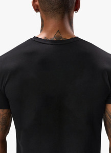 เสื้อยืดผู้ชายทรงสลิมฟิตทันสมัย ผ้าฝ้าย 95% ผสมอีลาสเทน 5% แห้งเร็ว มีไซส์ใหญ่ คุณภาพสูง ขายส่ง เสื้อยืดเปล่าสีพื้น - Product Image 4