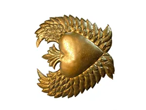 Arte de Pared de Corazón Sagrado Dorado al por Mayor, Decoración Vintage de Corazón Flameante Exvoto, Adorno Colgante de Corazón Alado de Metal, Acento para Interiores del Hogar - Product Image 1