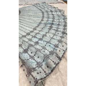 Ensemble Lehenga Choli élégant pour femmes, tenue de soirée avec un design de travail de sequins - Product Image 6