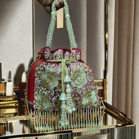 Doux Soie Coton Lin Mariage Embrayage Ouvert Durable Léger À La Mode Perle Broderie Décorations Diamants Glands Sacs À Main