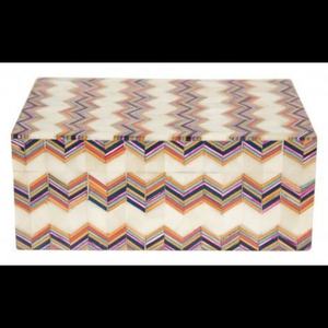 Nouvelle boîte à bijoux de forme ronde en résine incrustée de résine en bois avec un design élégant boîte à bijoux ronde en résine en bois boîte à bijoux la plus vendue - Product Image 2