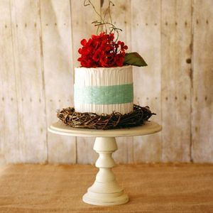 Support à gâteau en bois d'inspiration vintage, de forme ronde classique, pour desserts de célébration et décoration d'événements - Product Image 6