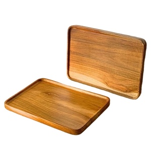 Plateau en bois naturel à bord vif |   Plateau de service en bois massif artisanal pour la cuisine, la salle à manger et la décoration - Product Image 4