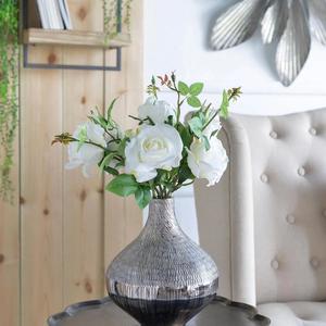 แจกันโลหะหรูหราสำหรับดอกไม้ประดิษฐ์หรือดอกไม้สด ตกแต่งอย่างมีสไตล์สำหรับงานอีเว้นท์และตกแต่งภายใน - Product Image 2