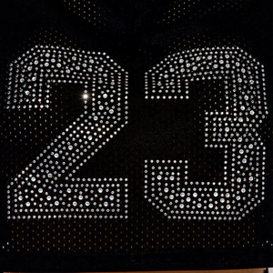 เสื้อเจอร์ซีย์ผู้หญิงสีดำประดับเพชรเทียม สไตล์สตรีทแฟชั่น Y2K ผ้าโพลีเอสเตอร์วิบวับ ลายอเมริกันฟุตบอล รับผลิตตามสั่ง (OEM) ขายส่ง - Product Image 6