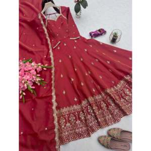 Vestido Anarkali de Satén Hecho a Mano por Diseñador, Corte en A, con Cuello Cuadrado, Pantalón y Dupatta en Color Contrastante, Cintura Imperio, para Fiestas - Product Image 5