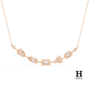 Collier en or 18 carats avec diamants de formes multiples, orné de diamants mélangés de taille émeraude, poire et marquise - Product Image 3