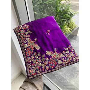 ชุดราตรีงานปาร์ตี้ FABZONEmy Chu พร้อมงานปักเลื่อมและขอบผ้าฉลุลาย - Product Image 4