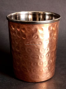 Verre en cuivre martelé de qualité supérieure pour les ménages modernes conservant pureté et style avec des avantages ayurvédiques traditionnels - Product Image 4