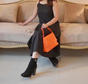 Elegantes Bolsos de Mano Acolchados con Diseño de Diamantes para Mujer, en Cuero Genuino con Construcción Duradera y Cadena Atractiva, Personalización Disponible - Product Image 4