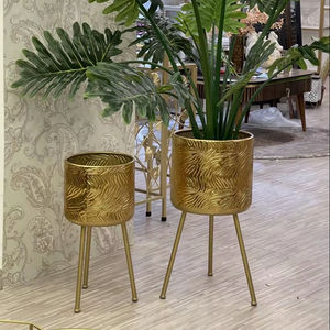 Macetero de Metal Dorado Martillado con Soporte o Soporte de Metal Dorado para Macetas, Soporte Decorativo de Metal Dorado para Plantas, Soporte de Metal Dorado de Lujo - Product Image 1