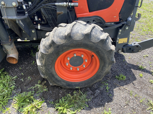 Tractor M5-111 2015, 210HP, 4WD, Transmisión por Engranajes, Premium, Listo para Exportación, Equipo Agrícola de Uso Pesado, Suministro a Granel, Origen Texas - Product Image 5