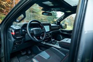 Ford Raptor R 2026, pick-up haute performance V8, 720 CV, véhicule utilitaire de luxe tout-terrain 4x4 haut de gamme - Product Image 3