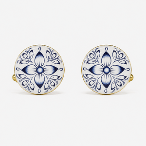 Boutons de manchette en laiton émaillé faits à la main, motif floral bleu et blanc de Delft, finition dorée, marque Mayrabygungun, pour homme, occasion mariage - Product Image 2