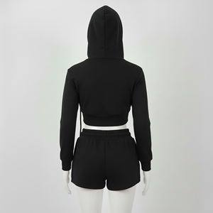 Ensemble de survêtement pour femmes en velours noir uni à manches longues et col rond, avec short assorti à cordon de serrage, vente en gros OEM ODM - Product Image 5