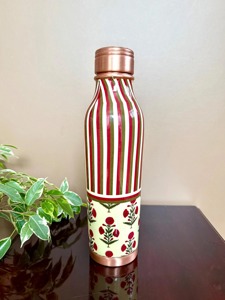 Bouteille d'eau artisanale en cuivre martelé avec couvercle anti-fuite, bouteille ayurvédique pour la gym et les voyages, prix de gros - Product Image 4