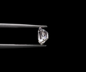 Nuevos diamantes cultivados en laboratorio de Om Gems |   Cushion Cut Antiguo Hecho a Medida con Corte de Mina Antigua |   CVD 1.04 CT D-E, Creado en Laboratorio, IGI, Perforado con Láser - Product Image 3