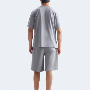 Impression géométrique brutaliste personnalisée sur coton Pima biologique et tissu modulaire haute densité, col rond essentiel en obsidienne - Product Image 4