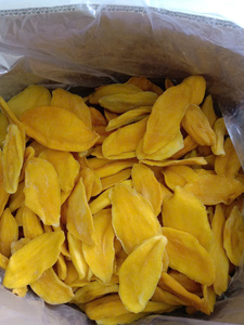 Rodajas de Mango Deshidratado Amarillo, Sabor Dulce, Forma Ovalada, Snack de Fruta Natural, Listo para Comer, Paquete a Granel, Vietnam - Product Image 6