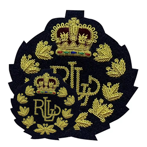Badge de blazer brodé fait main en fil de bullion, forme irrégulière, fil d'or - Product Image 2