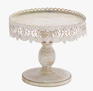 Support à gâteau rond en métal avec bordure en filigrane, plateau de service artisanal pour desserts à prix avantageux - Product Image 4