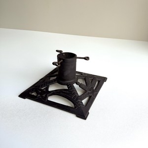 ขาตั้งต้นคริสต์มาสแบบวินเทจ เหล็กหล่อ สีดำ ดอกโป๊ยเซียน 50 ปี ยุค 60 กลางศตวรรษ - Product Image 3