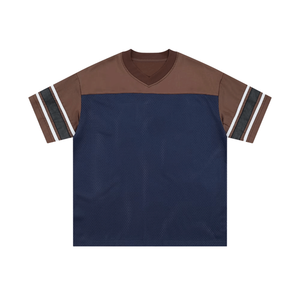 Camisetas deportivas de cuello en V para hombre, personalizadas por OEM, bordadas, de punto sólido, transpirables y de secado rápido. - Product Image 1