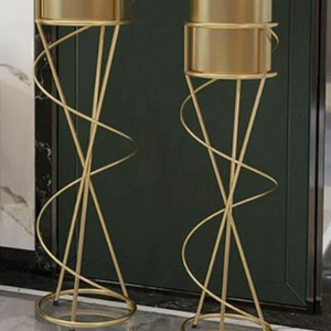 ขาตั้งกระถางต้นไม้เคลือบผงเหล็กสีทองลายเกลียว รูปทรงอินฟินิตี้เฮลิกซ์ เป็นมิตรกับสิ่งแวดล้อม สำหรับสวน - Product Image 1