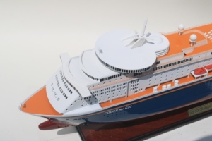 Maquette de bateau en bois artisanale MS Color Magic Cruiseferry 27,5 pouces - Réplique de bateau de croisière de luxe Norvège - Cadeau d'affaires Feng Shui haut de gamme - Product Image 4