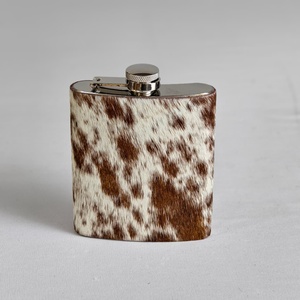 Petaca Clásica de Cuero Vacuno con Tapa de Acero Inoxidable, Accesorio de Cuero Moderno - Product Image 2