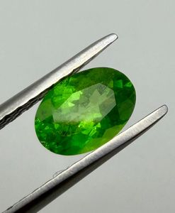 Gema Suelta de Granate Tsavorita Natural, Corte Oval Facetado, Verde, 1.31 Ct, Tamaño Libre para Joyería, Anillo - Product Image 2